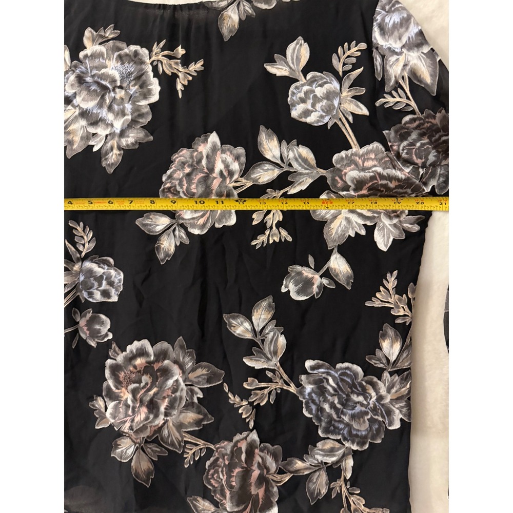White House Black Market Floral Ruffle V-Neck Blouse Black Grey Silver Large